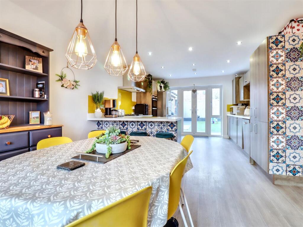 dining/kitchen