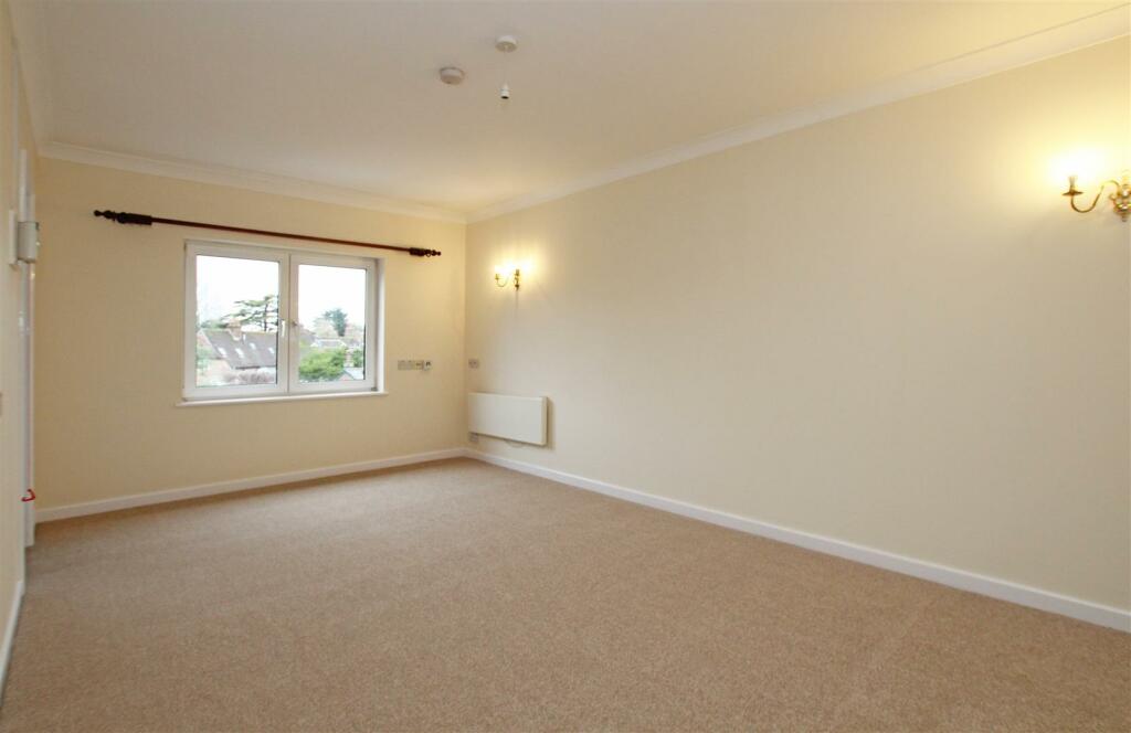 48TM - Sitting room 1.jpg