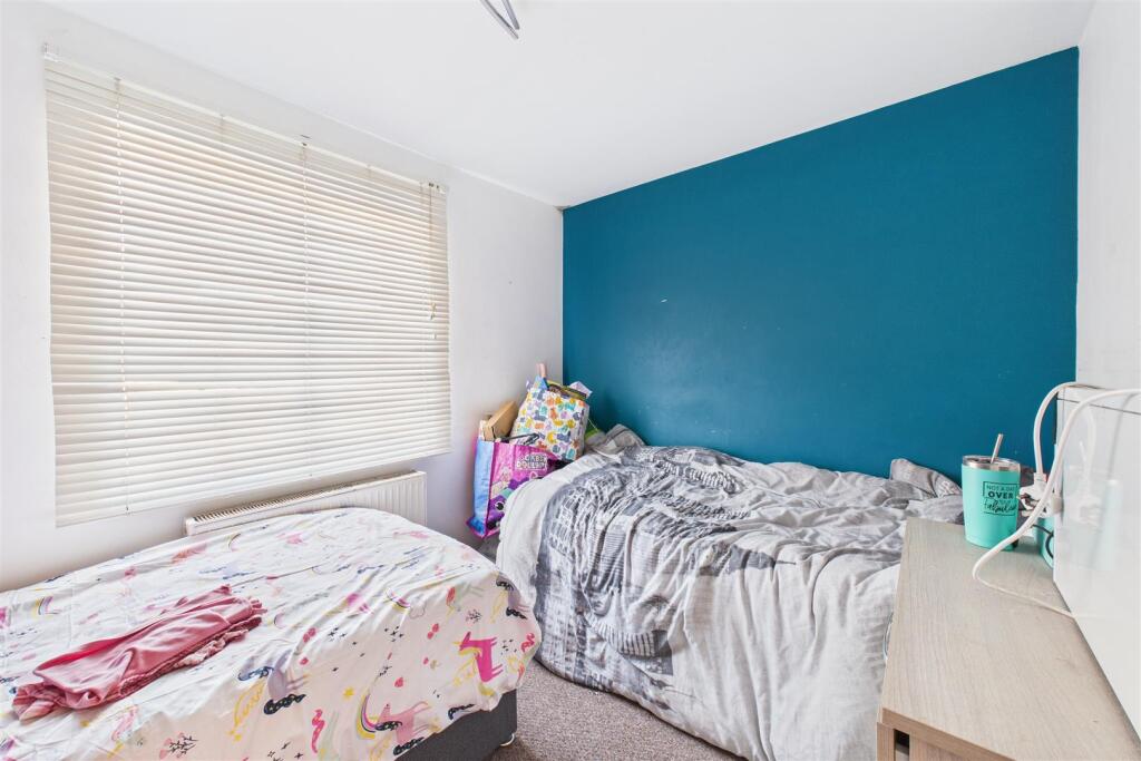 52 Lynton Road, Bedminster, Bristol BS3 5LT | Free