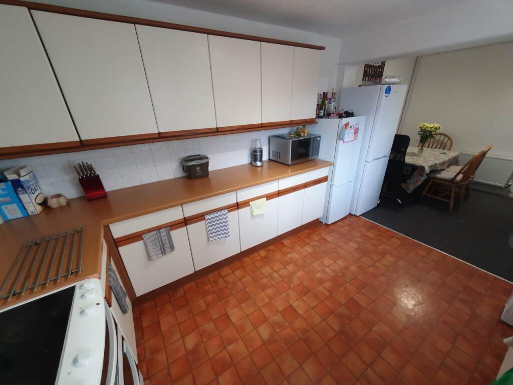 Kitchen (2)