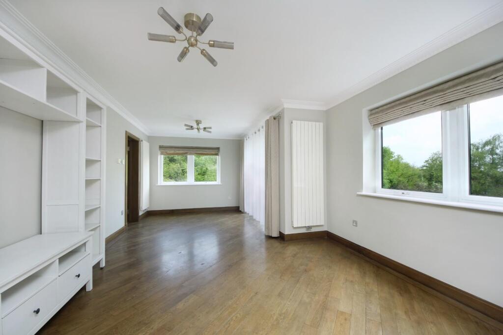 Gv- 45 Minster Court  (8).jpg