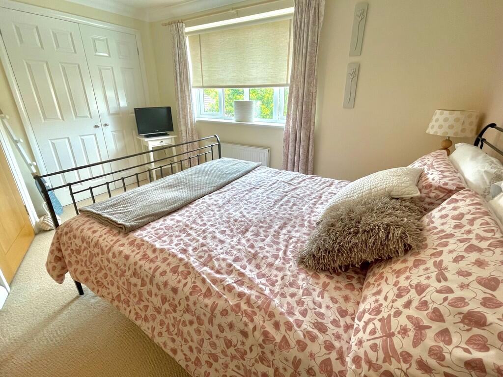 27 The Poplars Be...