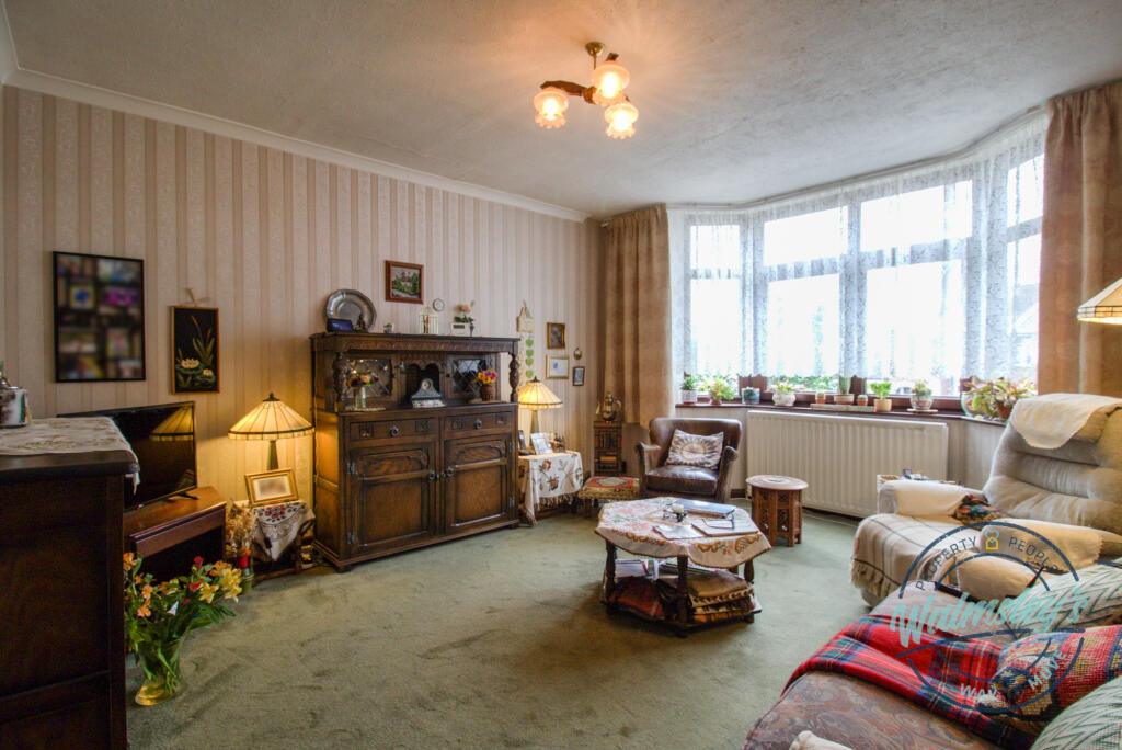 Sitting room with bay