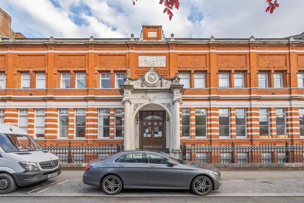 Adelaide Road, Leyton