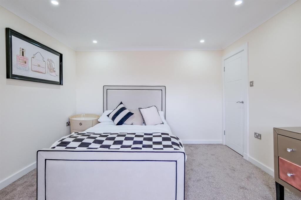 034-23 East Academy Street Wishaw, ML2 8BG.jpg