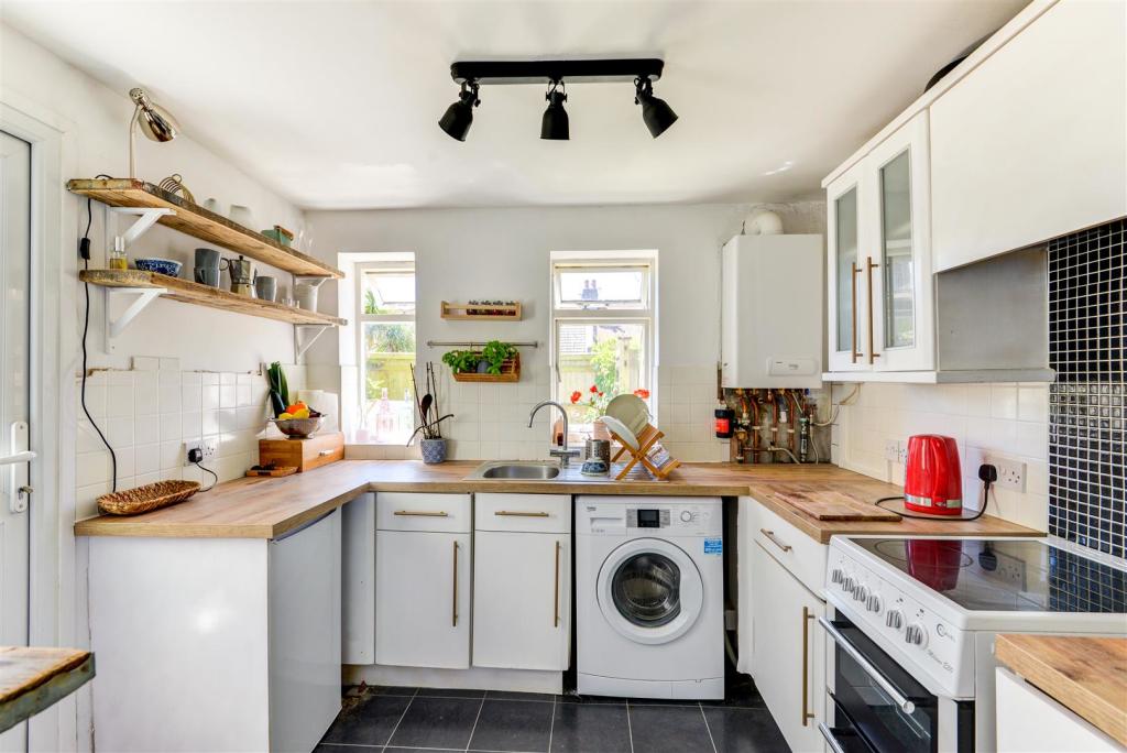 82Hythe-6.jpg