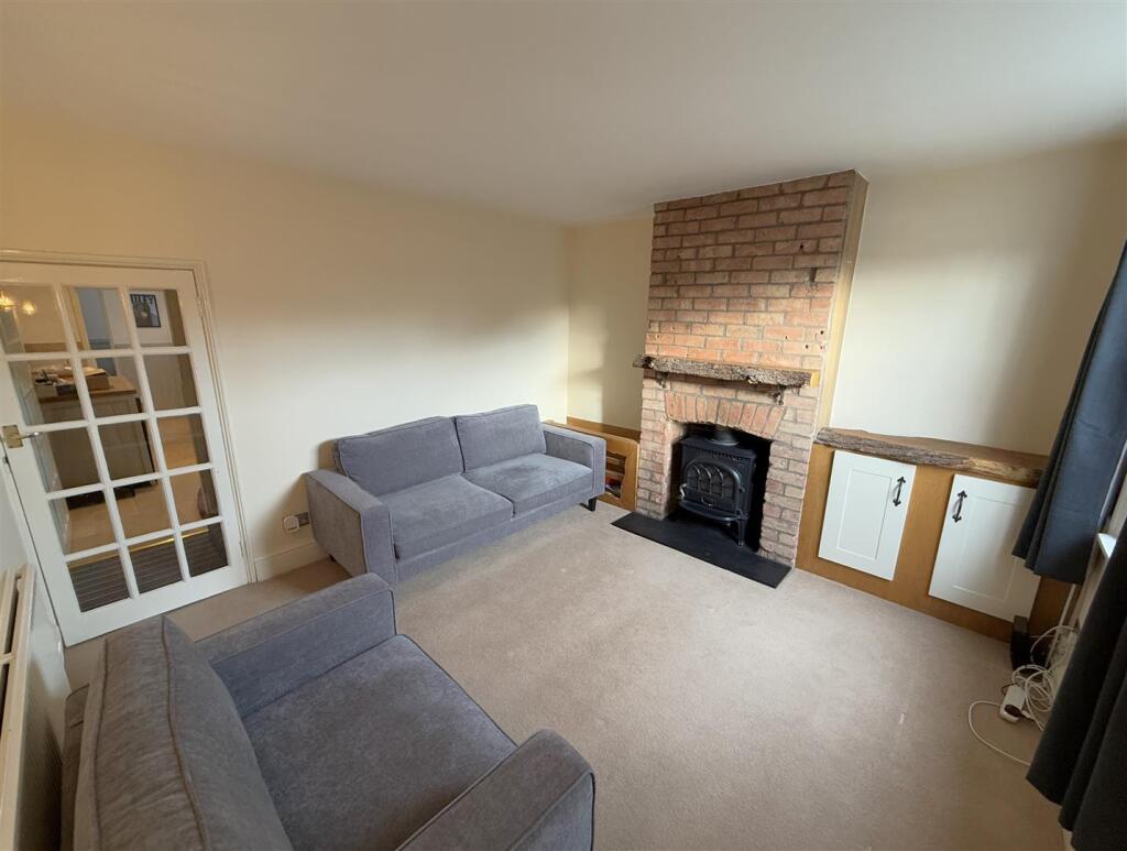 Living Room B.JPG