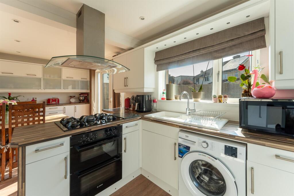 Kitchen Area.jpg