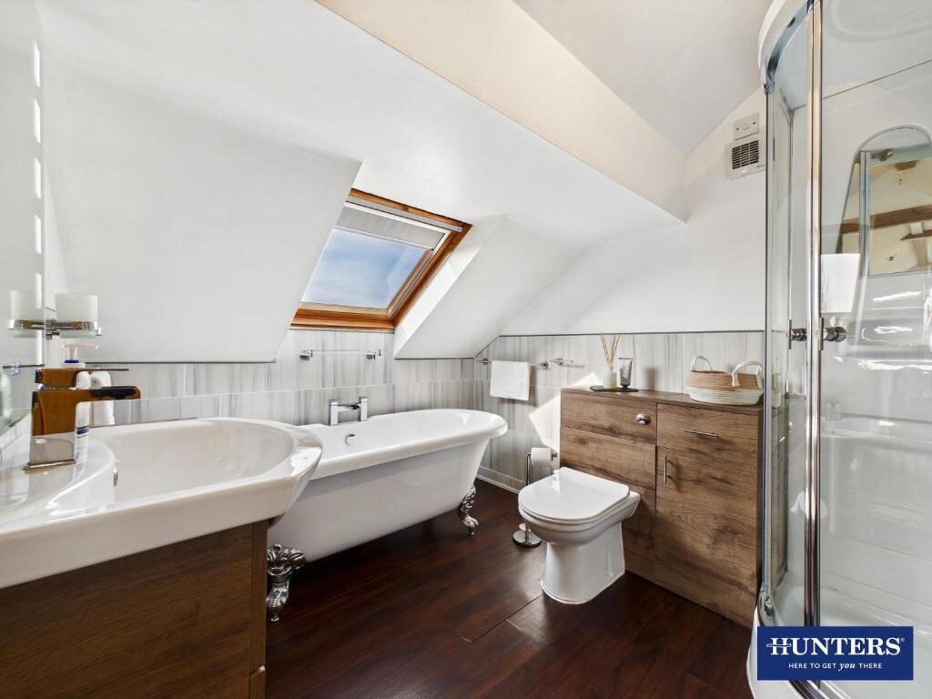 Master En-Suite