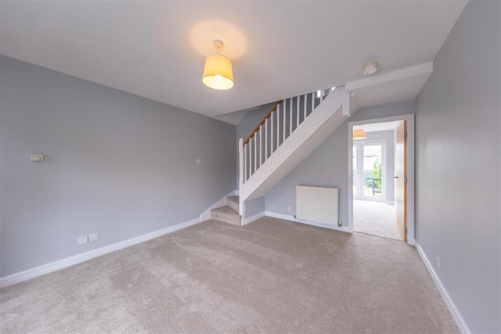 38 Foxhill Close-007.jpg
