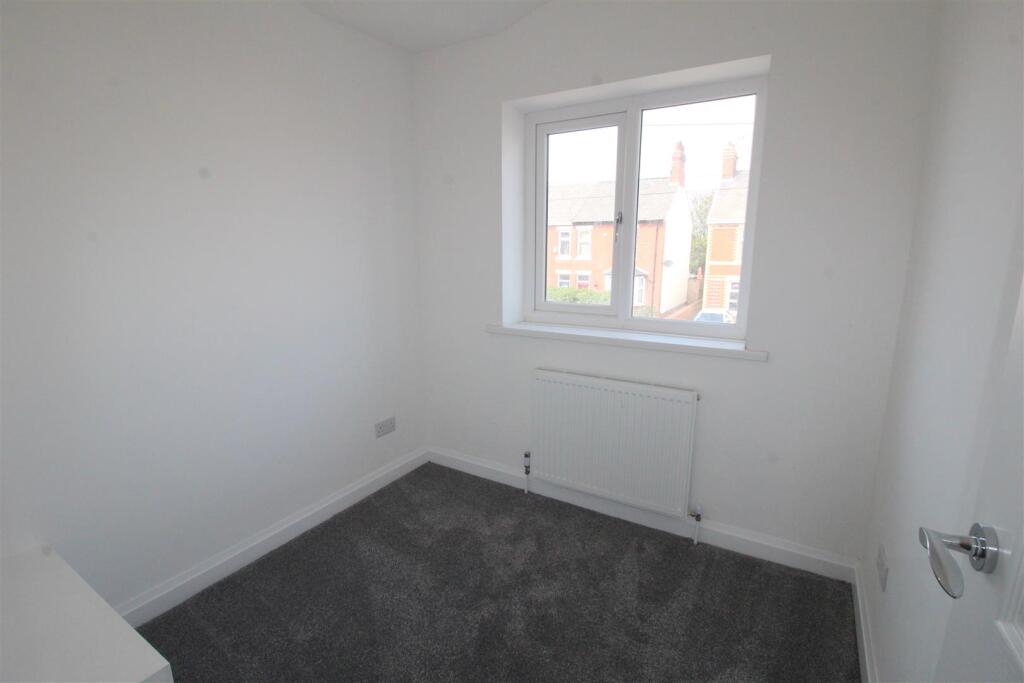 Highbury Road East, 43, bedroom 3.JPG