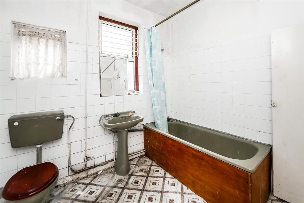 60 Bloxhall Road-3.jpg