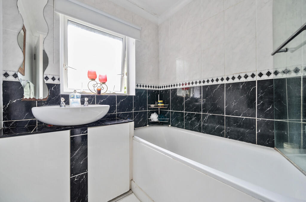 1332389-15-6890c8...