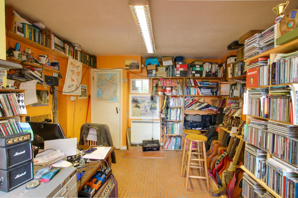 BREAKFAST ROOM