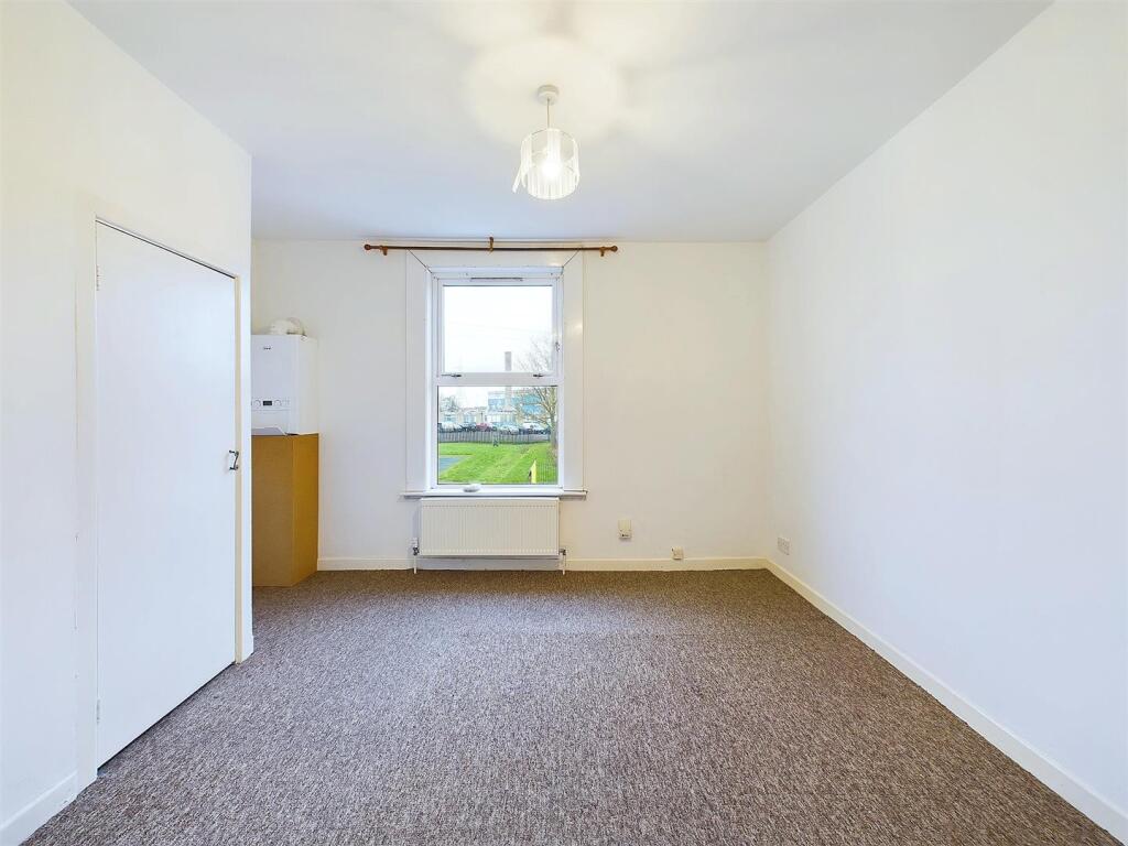 4 - Terraced House for Auction, Avonmouth.jpg