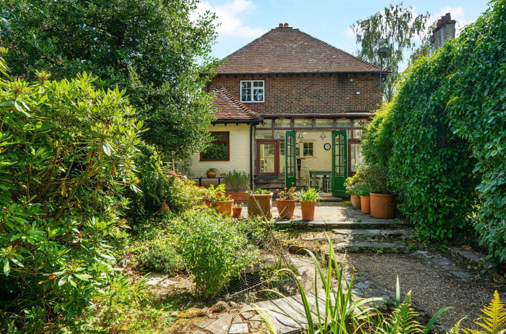 1335658-9-689a2e3...