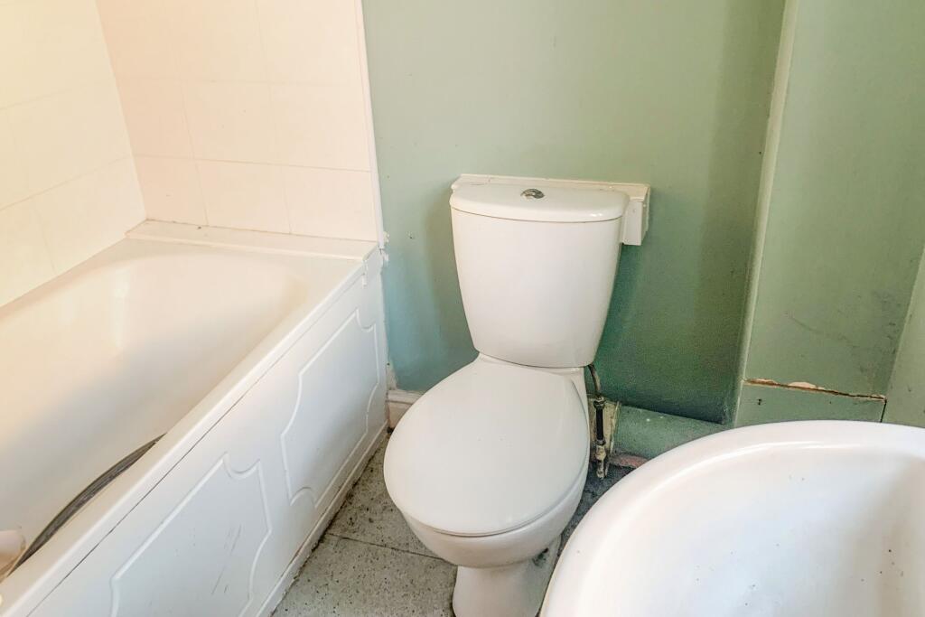 Flats A-E, 1 East Street, Blandford Forum, Dorset, DT11 7DU