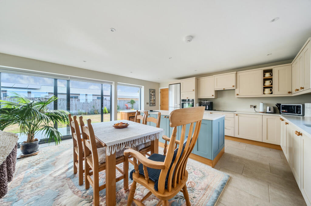 1349240-9-68b807c...