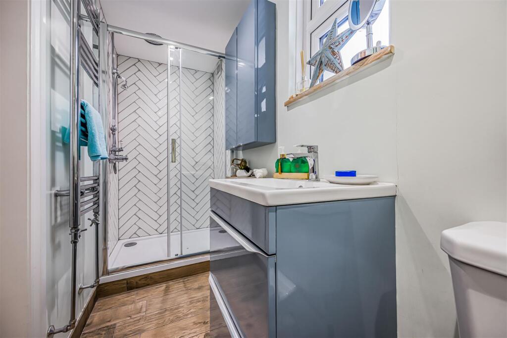 10 Kenilworth Road, Southsea-Smalll-PorticoMarketi