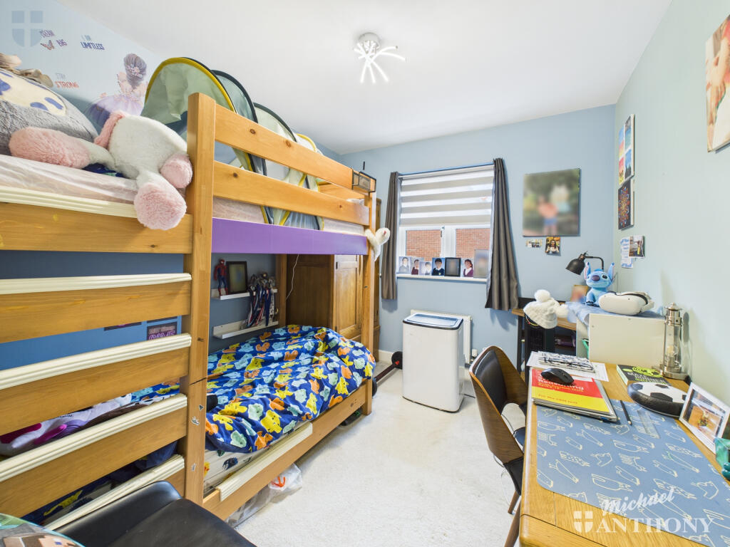 CAM03852G0-PR0493-STILL004