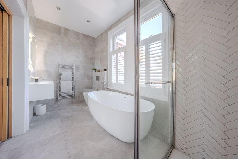 bathroom en-suite