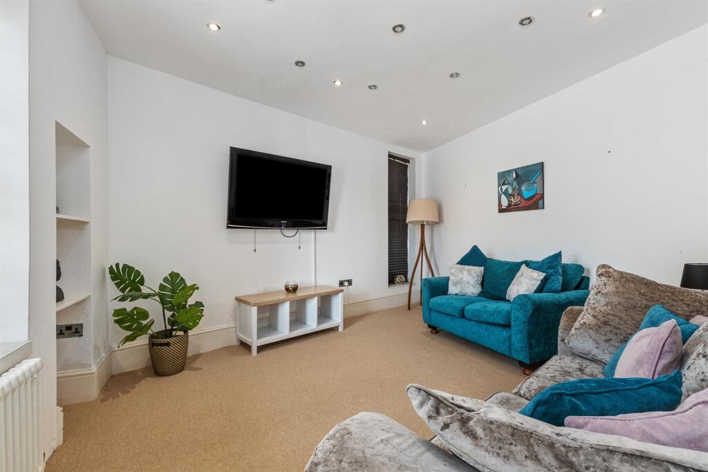 Bell Tree House Tenby  -11 (1).jpg