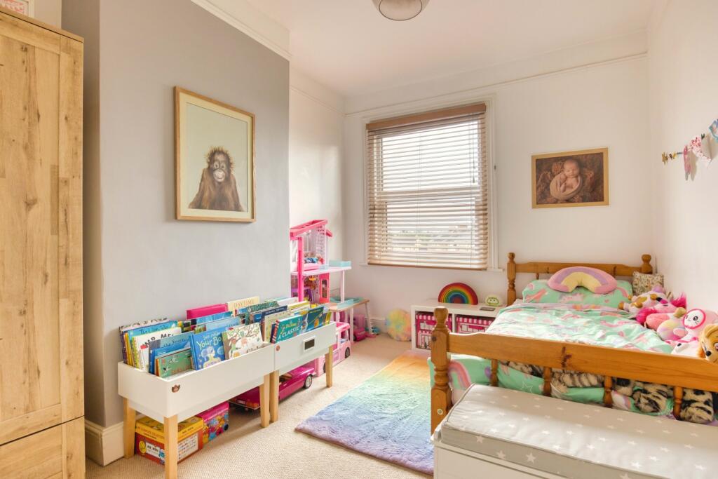 Ewemove Taunton Greenway Av (15)