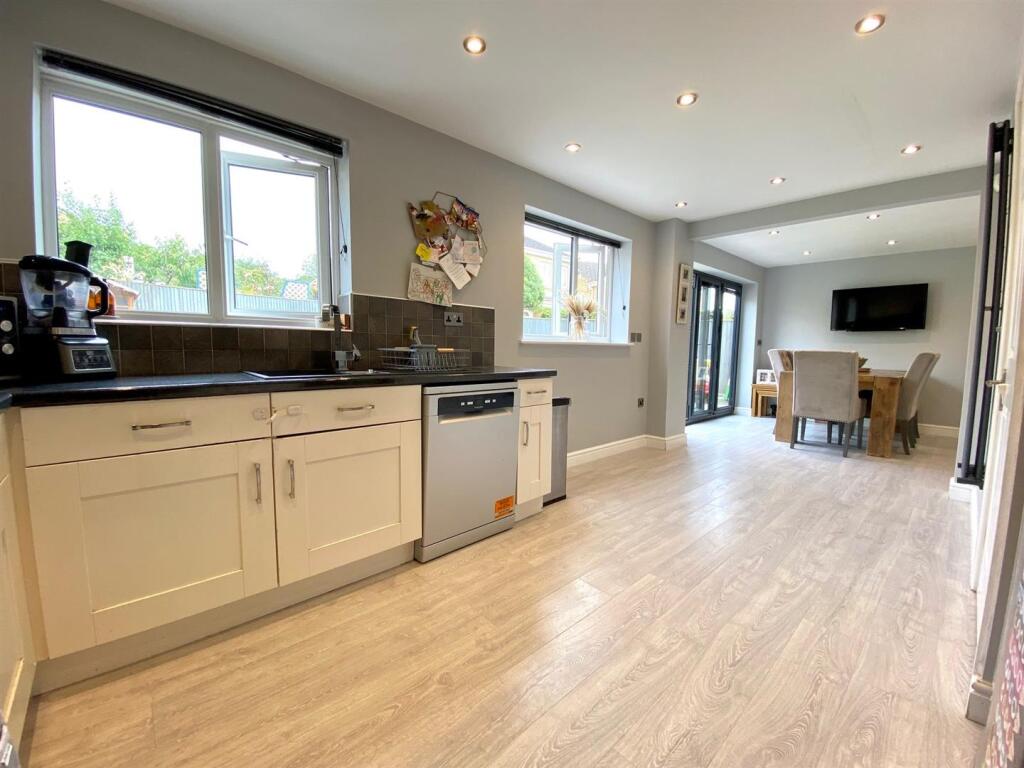 dining kitchen2.jpg