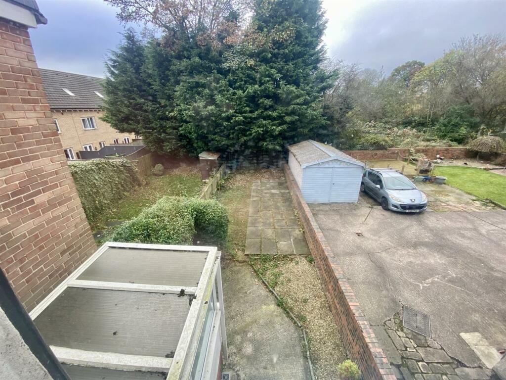 Bramleys Estate Agents - Greenside Road - Mirfield