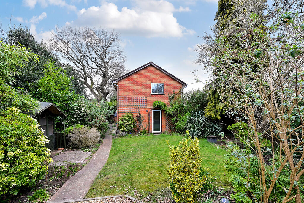 65 Frogmore Rd (1...