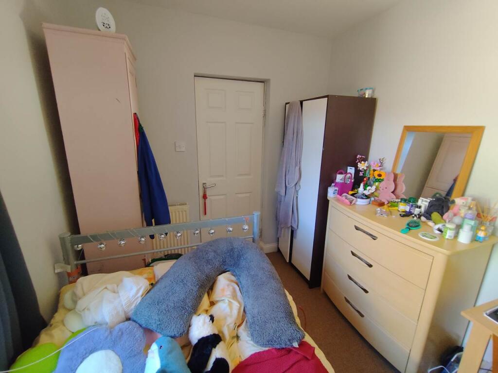 First floor rear bed