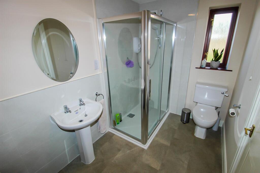 EN SUITE
