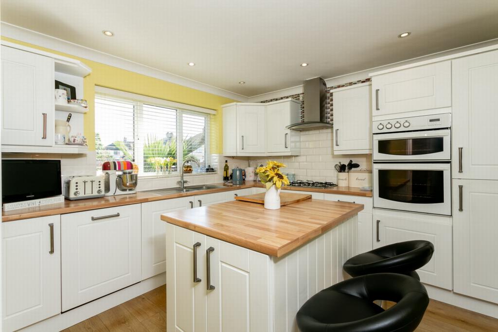 Kitchen/Breakfast Roo