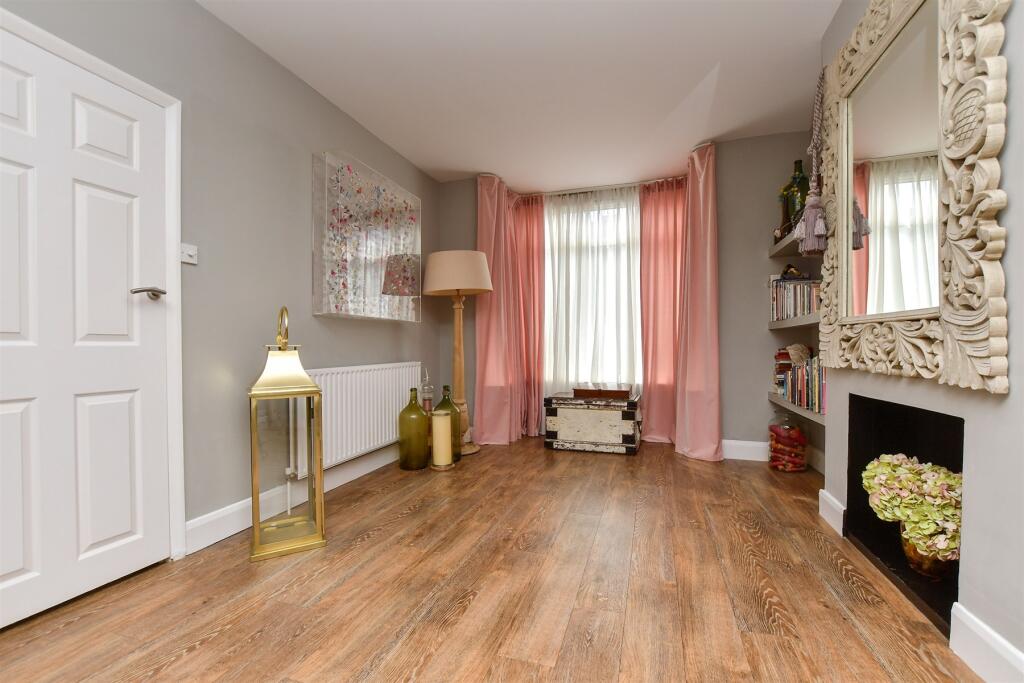 Lounge / Dining Room