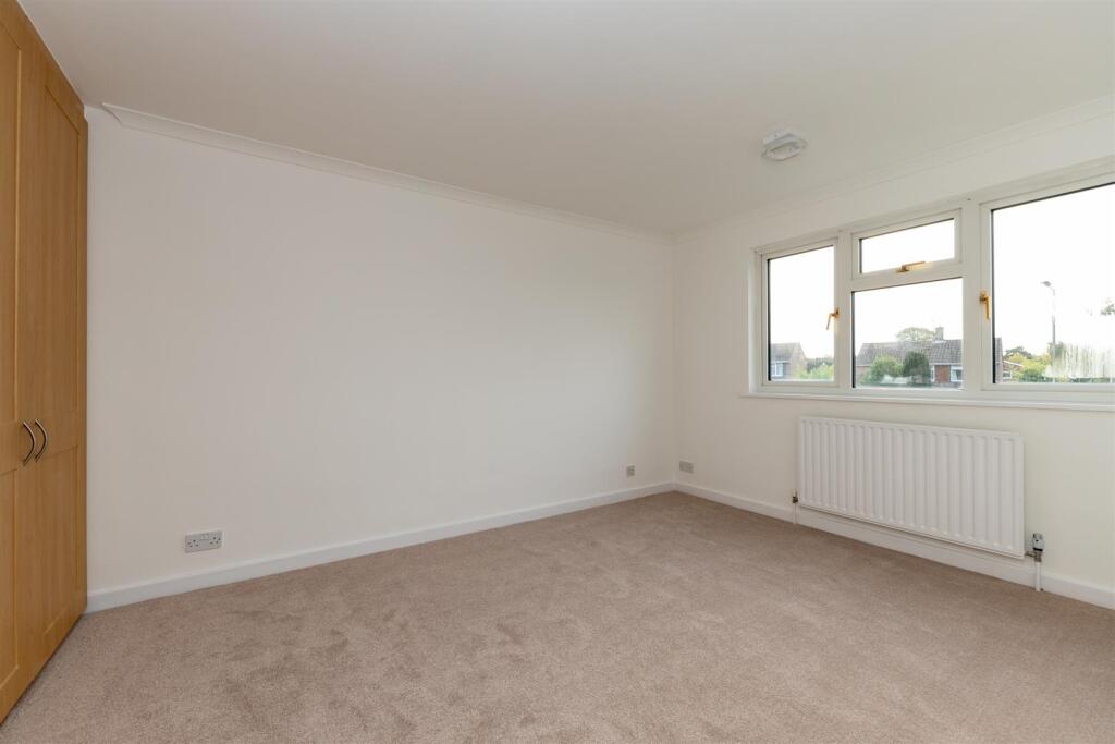 92 Howard Drive (5 of 18).jpg