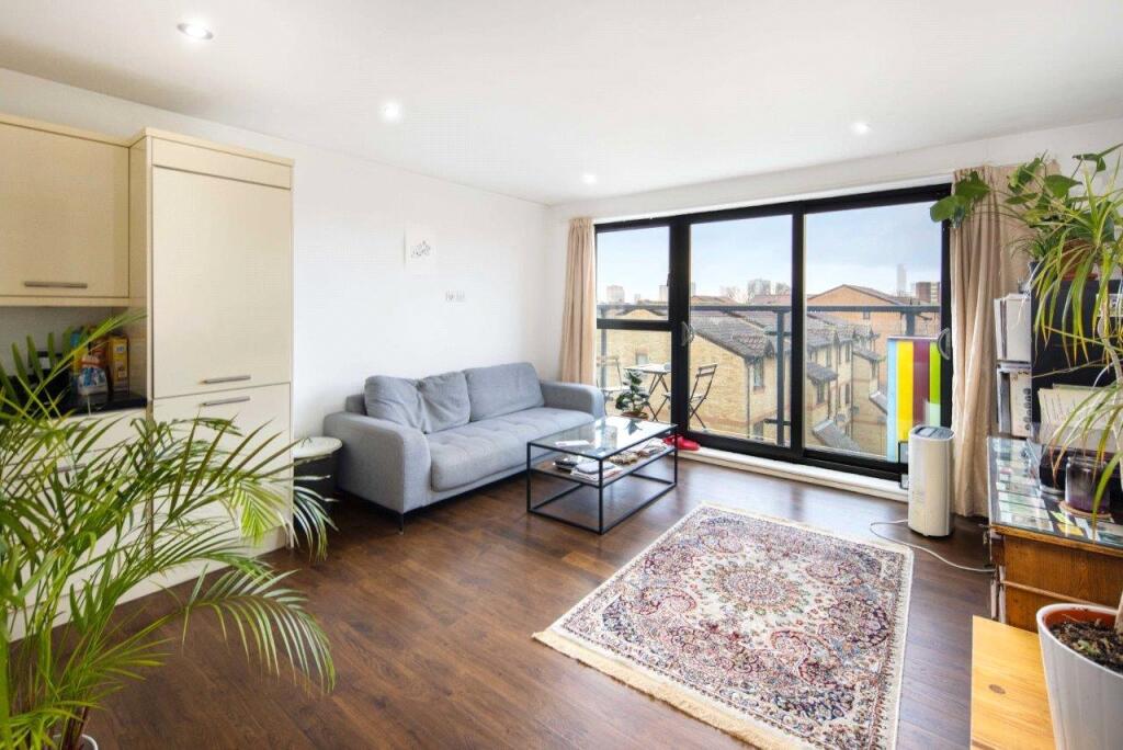 Living Room/Kitchen