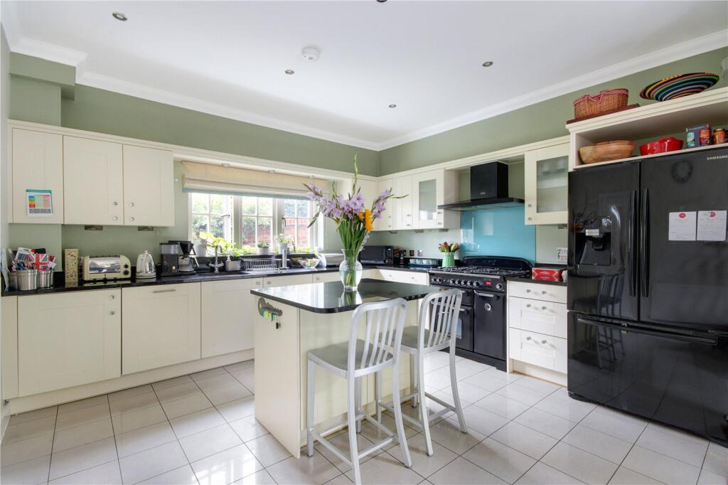 Kitchen/Breakfast Rm