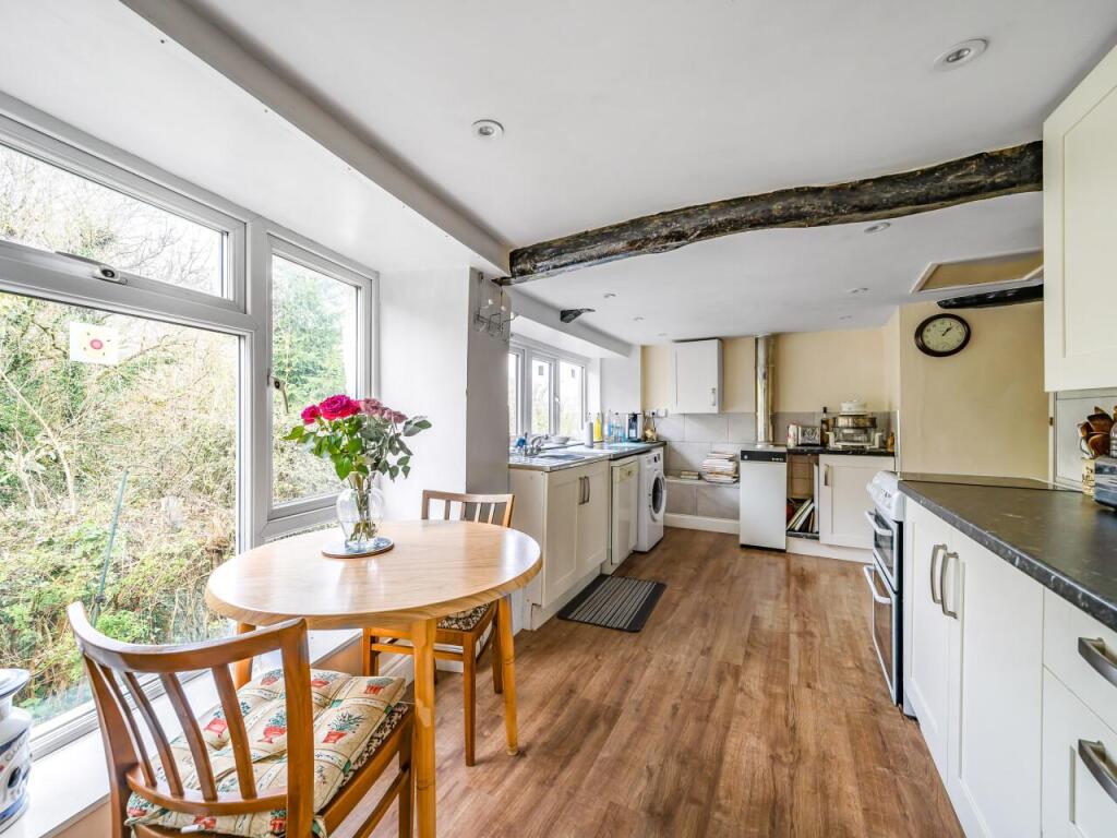 7 Farmhouse kitchen.jpg
