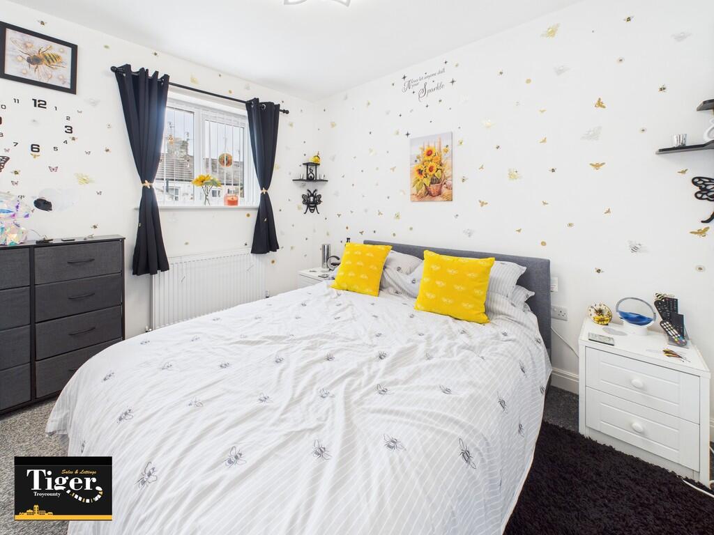 CAM02176G0-PR0653...