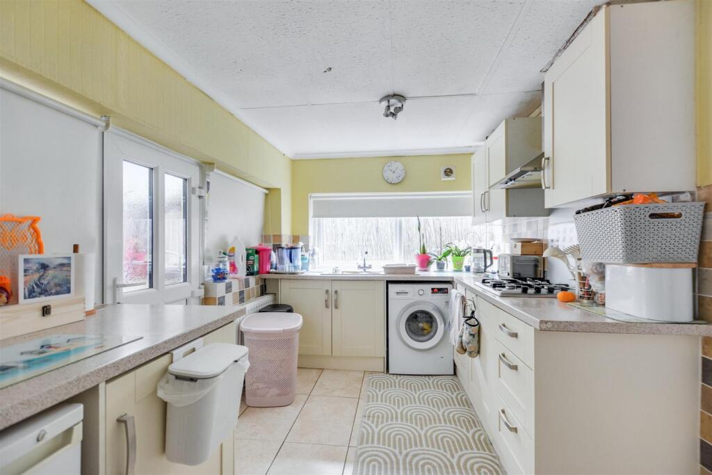 Kitchen_1.jpeg