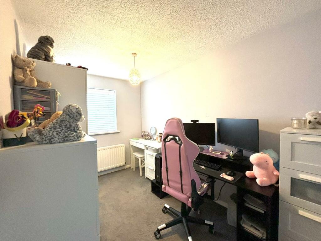 Bed 2a.jpg