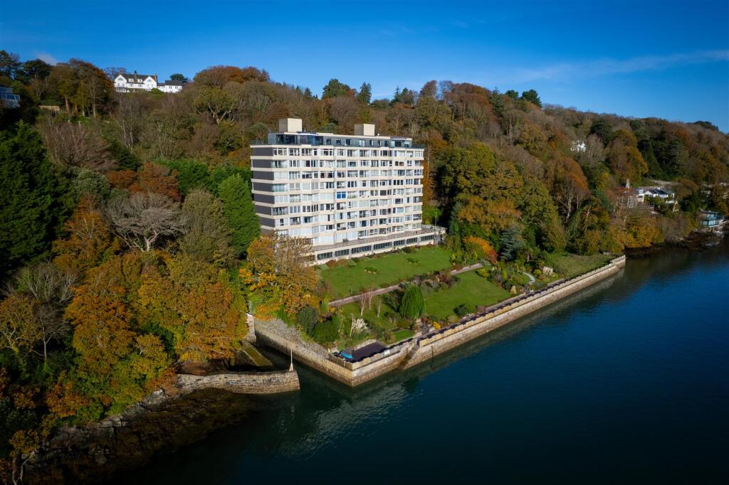 29 Glyn Garth Court-15.jpg