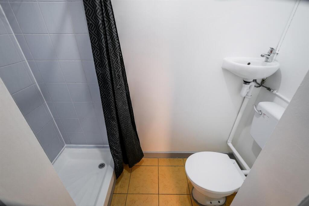 1 Bloxhall Court-14_web.jpg