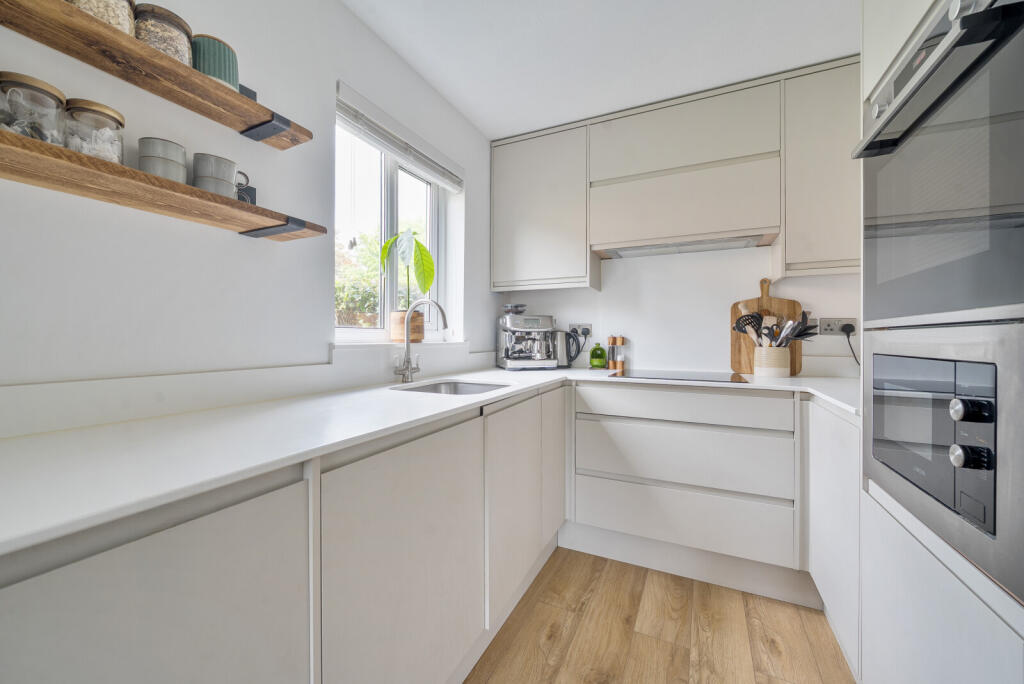 1301306-7-68385d7...