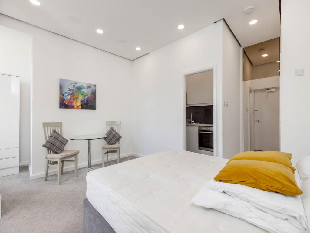 66215_NorthBankStree