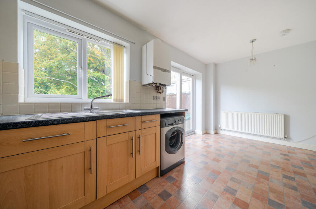 1373342-10-6901e6...