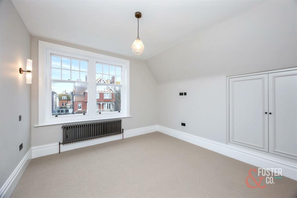 Third Avenue, Flat 11-001.jpg