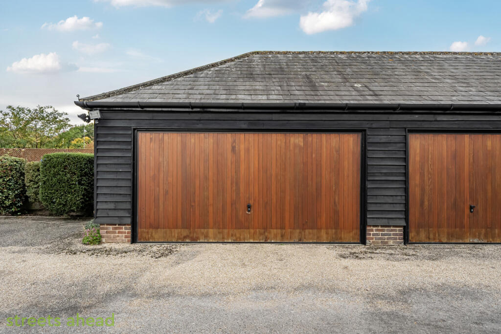 9f2f9075-4721-48b...