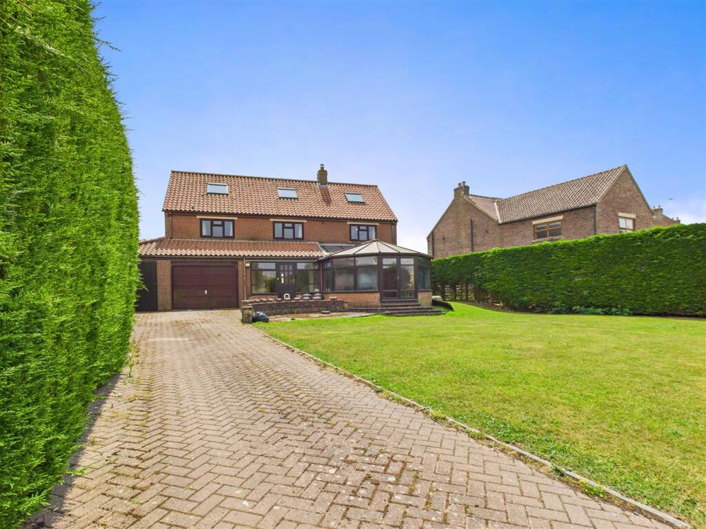 6 WADDALE END