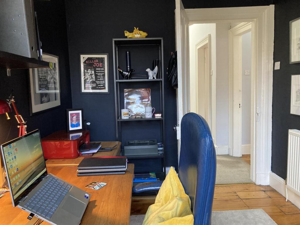 Bedroom 4 - office - b.jpg